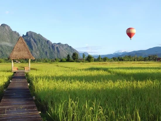 Classic Overland Laos Tour-Vientiane-Vang Vieng-Luang Prabang-Nong Khiau-Luang Prabang