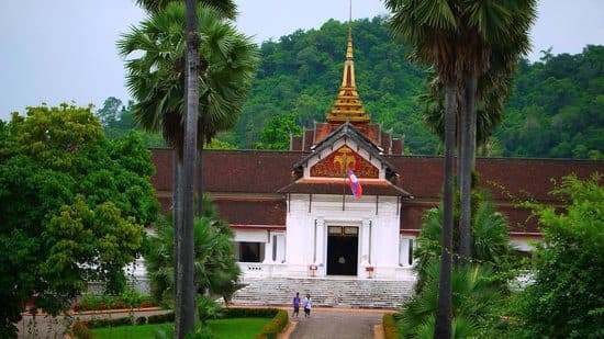 Explore Northern Laos Tours: Lung Prabang-Phonsavanh-Sam Neua-Viengxay Caves-Nongkhiau-Luang Prabang